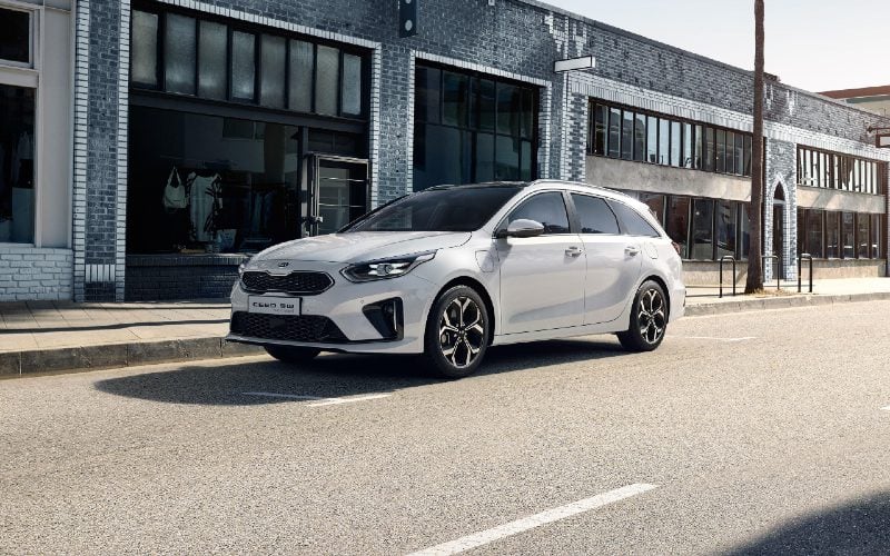  Kia Ceed Sportswagon PHEV Raih Penghargaan Stora Bilpris 2021