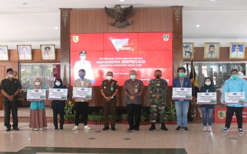  Bank Jateng Wonogiri Salurkan Beasiswa kepada 600 Mahasiswa Berprestasi