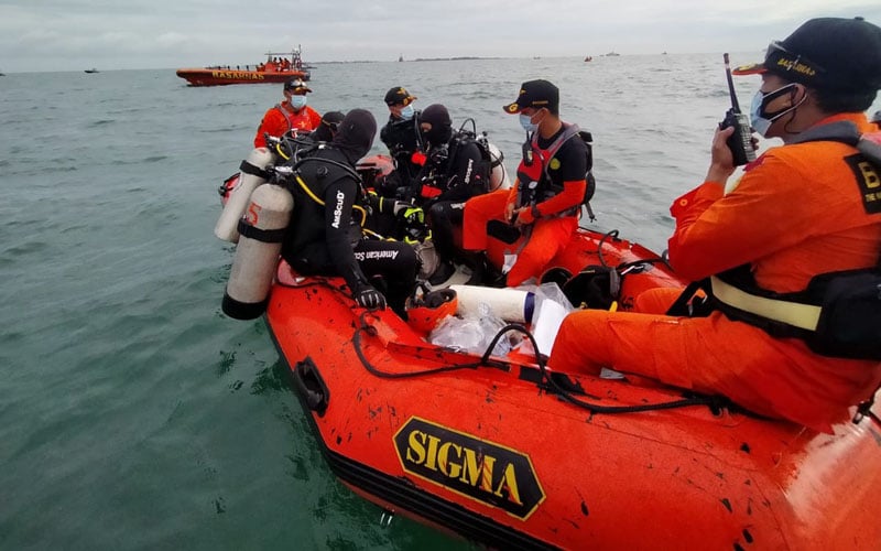  Pencarian Korban Sriwijaya Air Berlanjut, Puluhan Armada Kapal Dikerahkan