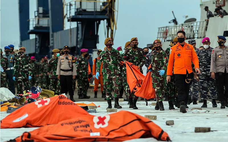  Hari Ketiga, Tim SAR Telah Mengumpulkan 40 Kantong Jenazah Korban Pesawat Sriwijaya Air SJ182