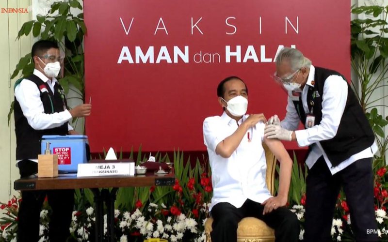  Cus! Jokowi Disuntik Vaksin Covid-19 Sinovac