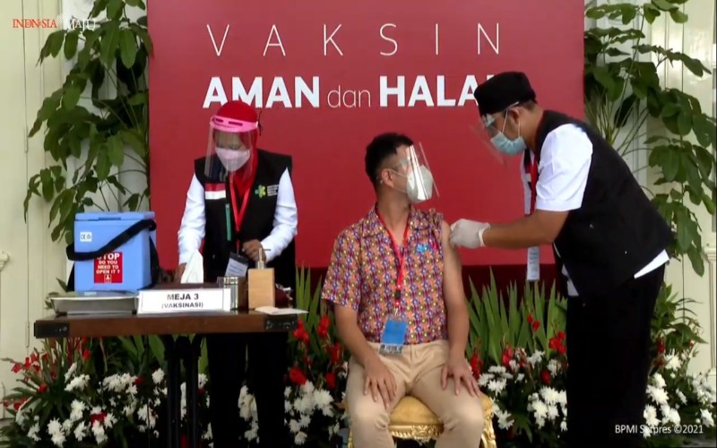  Reaksi Raffi Ahmad Ikut Suntik Vaksin Covid-19 Sinovac Perdana Bareng Jokowi