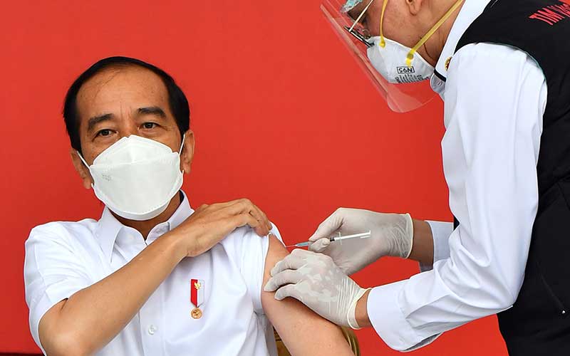  Jokowi Disuntik Vaksin Covid-19, Saham Farmasi Boncos Berjamaah