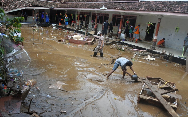  Ribuan Warga Terdampak Banjir di Jember