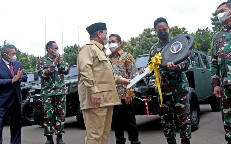  Prabowo Serahkan 40 Unit Maung Pindad ke TNI