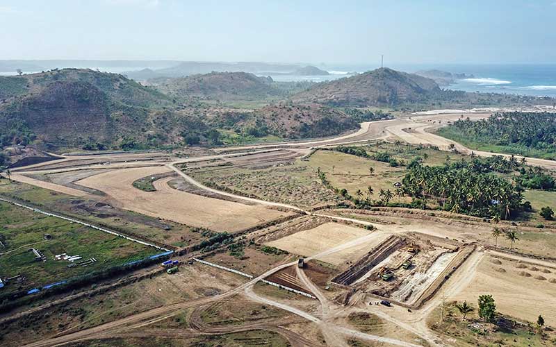  Sandiaga: Proyek Sirkuit Mandalika & Bandara Lombok On The Track!