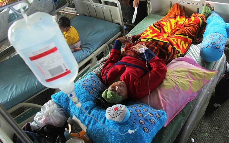  Korban Gempa Bumi Dirawat di Halaman Rumah Sakit Regional Sulbar Mamuju