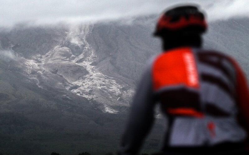  Foto-foto Dampak Hujan Abu Vulkanik Gunung Semeru