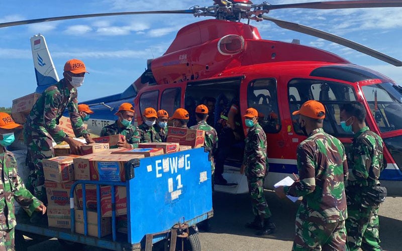  Helikopter IATA Bantu BNPB Salurkan Bantuan Logistik ke Mamuju