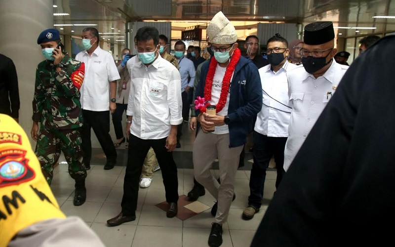  Sandiaga Puji Penerapan Prokes Bandara Hang Nadim