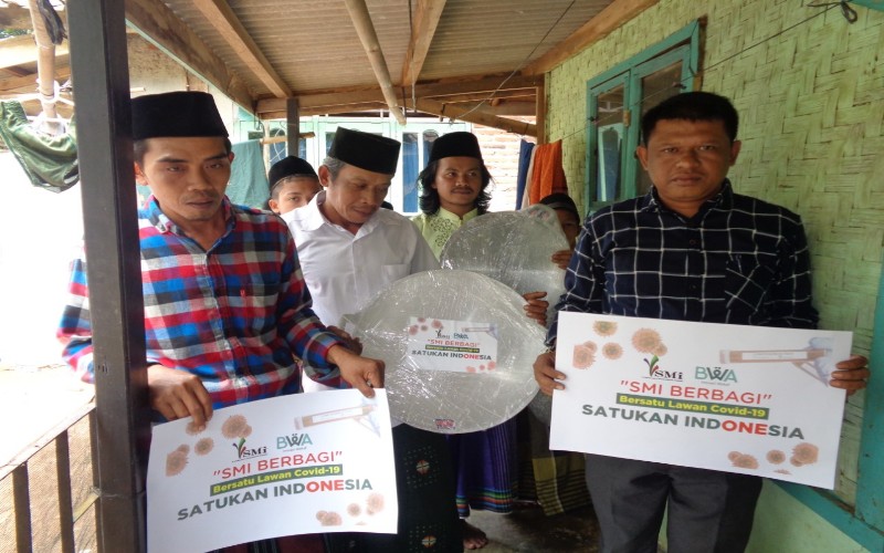  SMI dan BWA Serahkan Bantuan pada Korban Banjir Banten