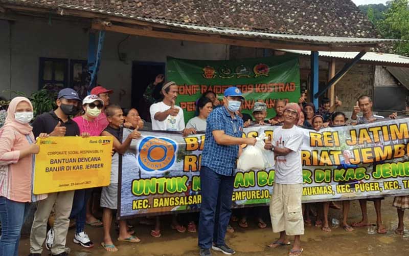  BTN Bersama REI Salurkan Bantuan Kepada Korban Banjir di Jember Jawa Timur
