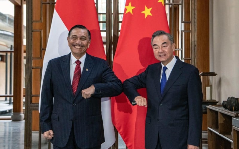  Luhut Teken MoU Pengembangan Internet dengan China. Indonesia Pakai 5G Huawei?