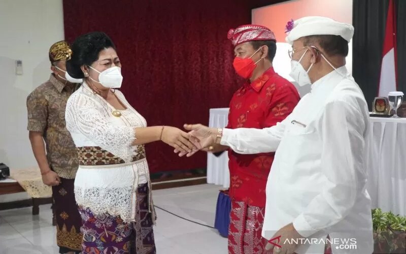  Penetapan Pemenang Pilkada Karangasem, Calon Kalah Hadiri Pleno Diapresiasi