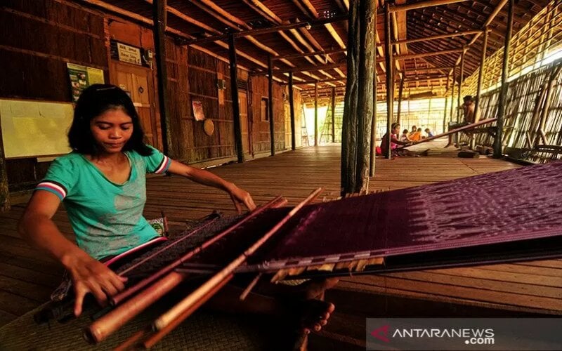  Permintaan Tenun Ikat di Sintang Kalbar Stabil saat Pandemi Covid-19