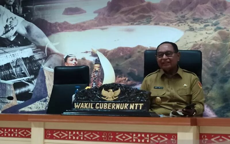  Wagub NTT Kembali Berkantor Selepas Sembuh dari Covid-19