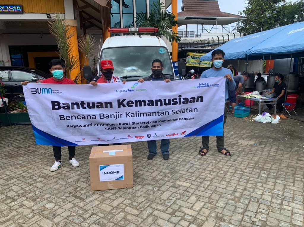  Peduli Korban Bencana Banjir Kalsel, Karyawan dan Karyawati Angkasa Pura I Balikpapan Beserta Komunitas Bandara SAMS Sepinggan Berikan Bantuan