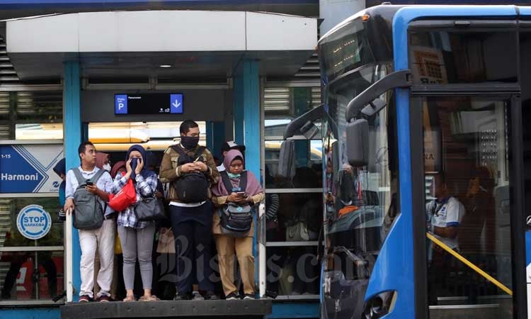  Transjakarta Perpanjang Jam Operasional hingga Pukul 21.00