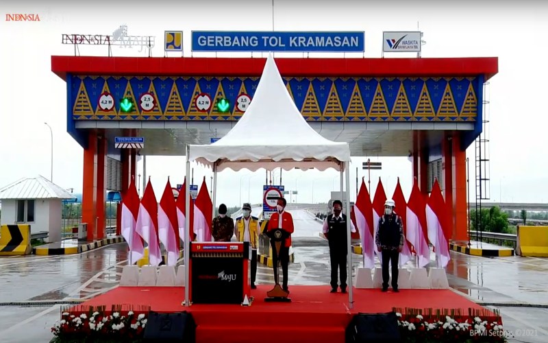  Jokowi Resmikan Jalan Tol Kayuagung-Palembang, Waktu Tempuh Hemat 75 Persen