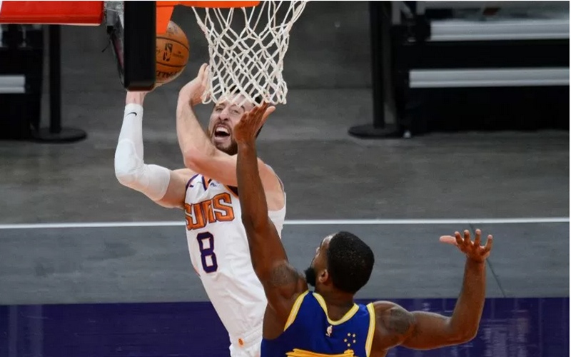 Hasil NBA: Kalahkan Warriors, Suns Akhiri Tiga Kalah Beruntun