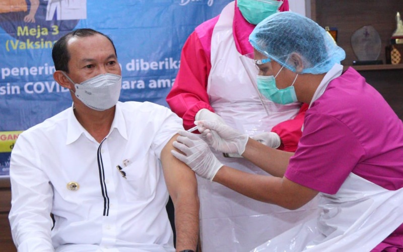  Wali Kota Palembang Dapat Suntikan Vaksin Tahap Kedua