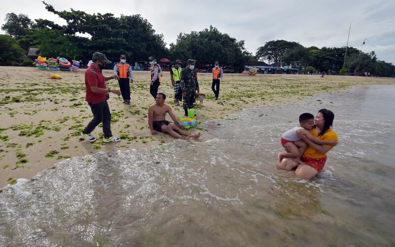  Pengunjung Sanur Wajib Tes Cepat Antigen