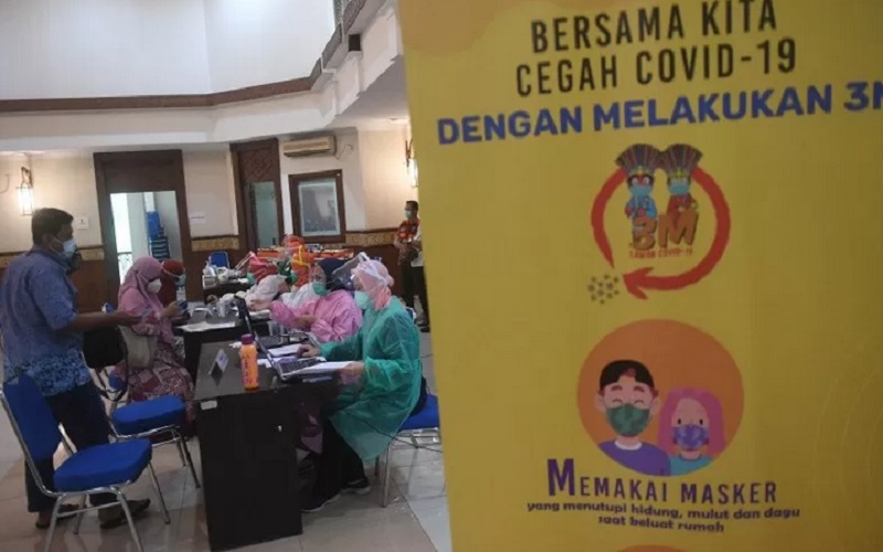  VAKSINASI COVID-19 : Vaksinasi Nakes Ditargetkan 1,5 Juta