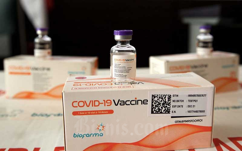 Kemasan vaksin Covid-19 diperlihatkan di Command Center serta Sistem Manajemen Distribusi Vaksin (SMDV) PT Bio Farma (Persero), Bandung, Jawa Barat, Kamis (7/1/2021). Bisnis/Rachman