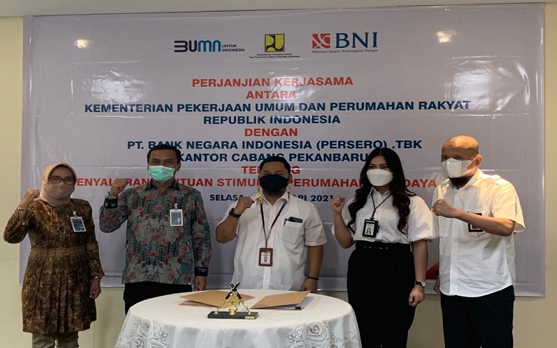  BNI Wilayah Padang Jadi Bank Penyalur Program Bedah Rumah di Riau