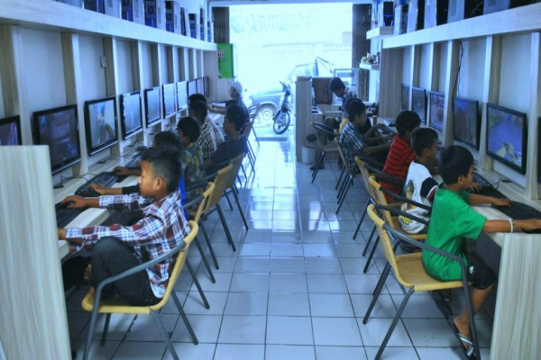  Cegah Kecanduan Game, Siswa di China Dilarang Bawa Ponsel