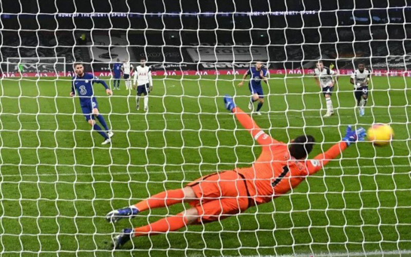  Hasil Derby London, Gol Penalti Bawa Chelsea Tundukkan Tottenham
