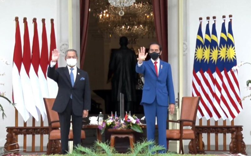  Bertemu PM Muhyiddin Yassin, Jokowi Tekankan Perlindungan PMI di Malaysia