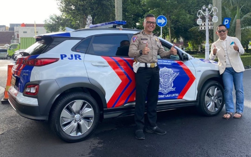  Pertama! Polisi Patwal di Jawa Barat Gunakan Mobil Listrik