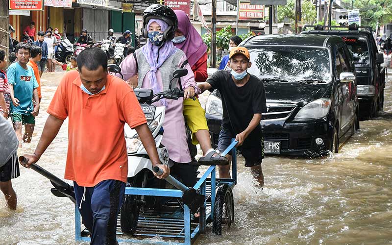  Aliran Kali Jambe Meluap, Sejumlah Wilayah di Bekasi Terendam Banjir