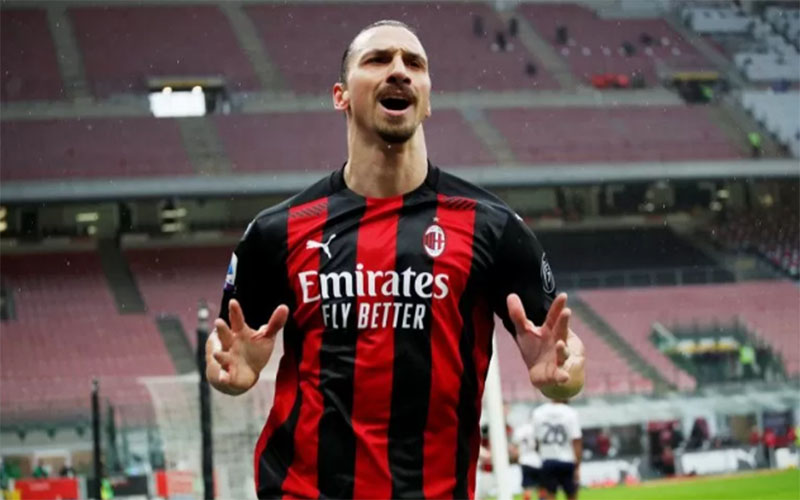  Ibrahimovic Belum Berikan Komitmen untuk Tetap di Milan Musim Depan
