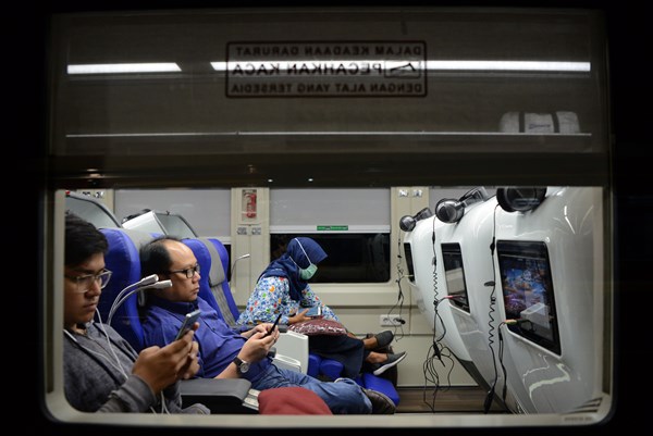  Perjalanan Kereta Api dari Cirebon Menuju Semarang Kembali Normal