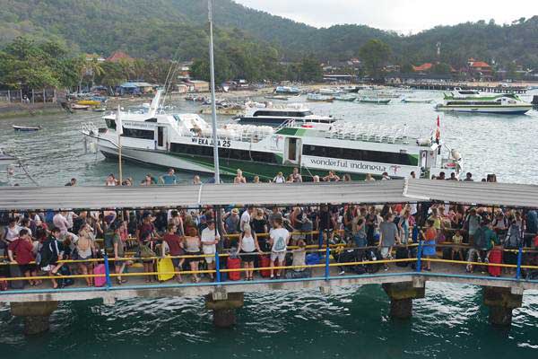  Lalu Lintas dan Jumlah Penumpang di Pelabuhan Padangbai Anjlok Selama 2020 