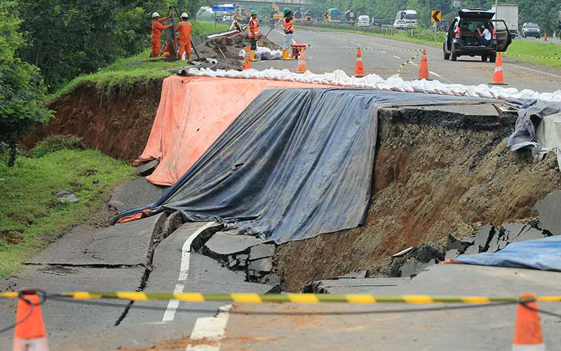  Perbaikan Ruas Jalan Tol Cipali Yang Amblas Membutuhkan Waktu 10 Hari