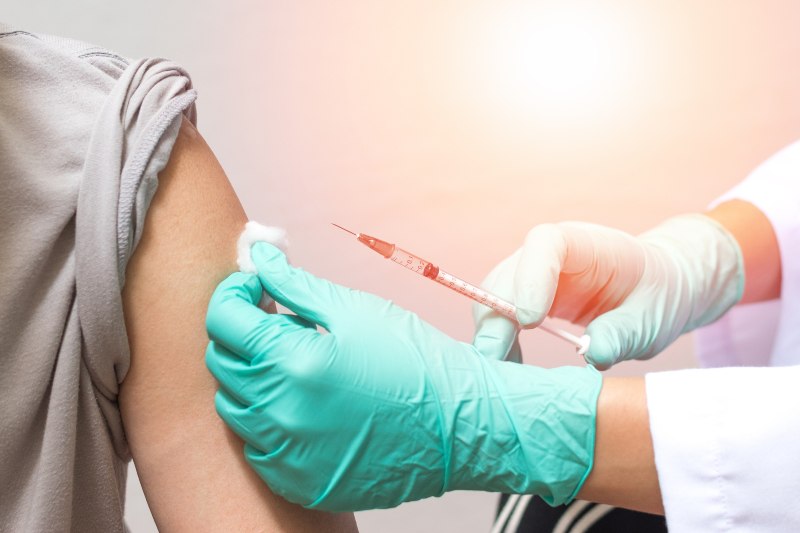 Usai Disuntik Vaksin, 15 Nakes di Ponorogo Terinfeksi Covid-19
