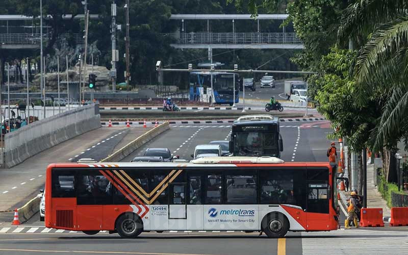  Jam Operasional Bus Transjakarta Diperpanjang Selama Penerapan PPKM Mikro