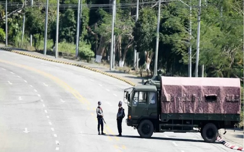  Kudeta Myanmar: Militer Turunkan Kendaraan Lapis Baja, Jaringan Komunikasi Diputus