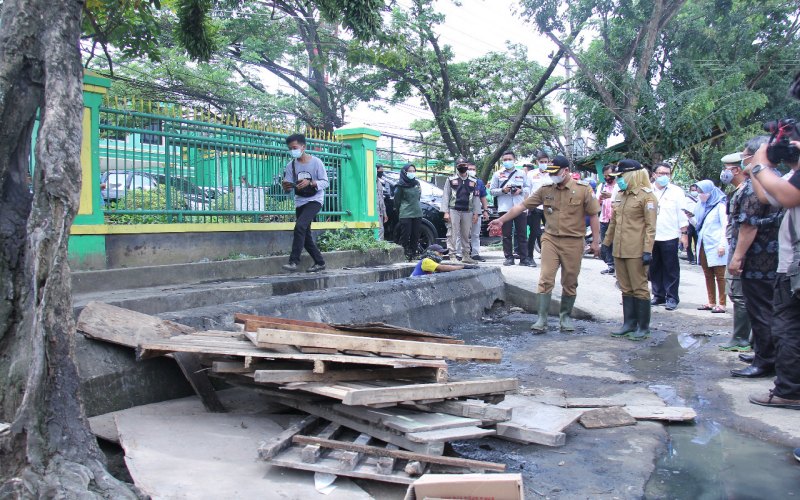  Pemkot Palembang Bongkar 50 Lapak Cegah Banjir