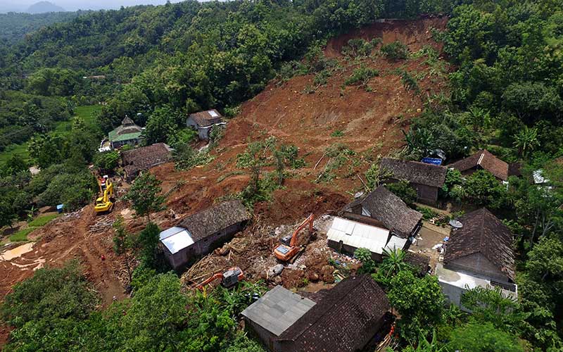  Bencana Tanah Longsor di Nganjuk Jawa Timur, Tujuh Korban Masih Dalam Pencarian