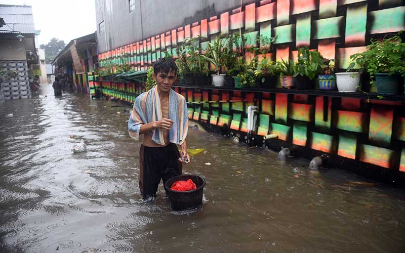  Sejumlah Wilayah di DKI Jakarta Terendam Banjir Akibat Tingginya Curah Hujan