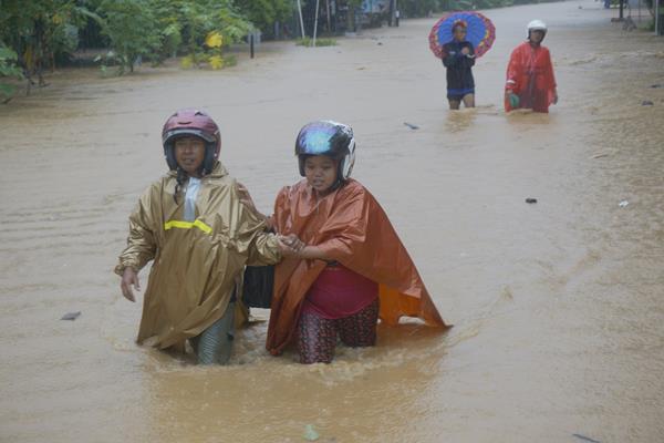  Hujan Deras Mengguyur Purwakarta Sejak Malam, DPKPB Ketar-ketir