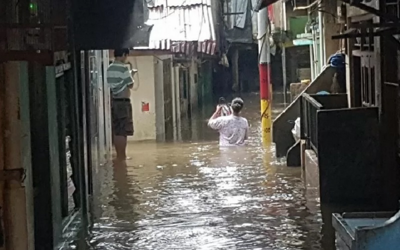  Miris! Warganet Unggah Foto-foto Banjir Jakarta Hari Ini