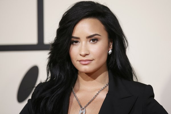  Demi Lovato Ungkap Pernah Stroke dan Terkena Serangan Jantung