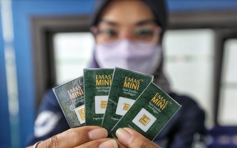  Warga Kota Bandung Antusias Tukarkan Sampah Jadi Emas