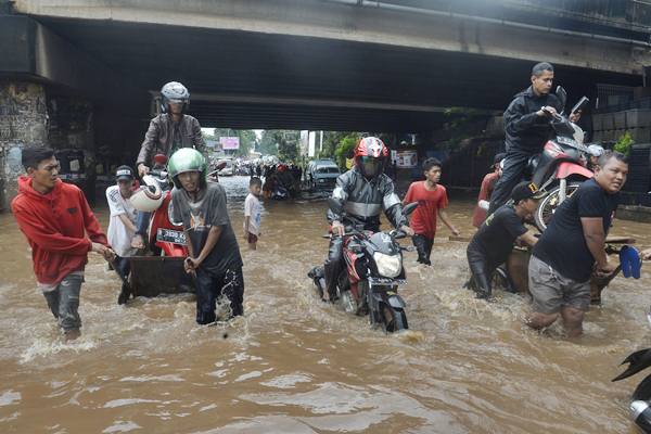  Jalan Tol Kebanjiran, YLKI Minta agar Operator Tak Berlakukan Tarif