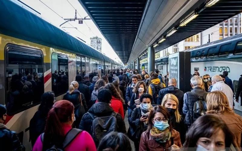  Disentil YLKI Soal Masker Abal-Abal di Stasiun, Apa Kata KAI Commuter? 